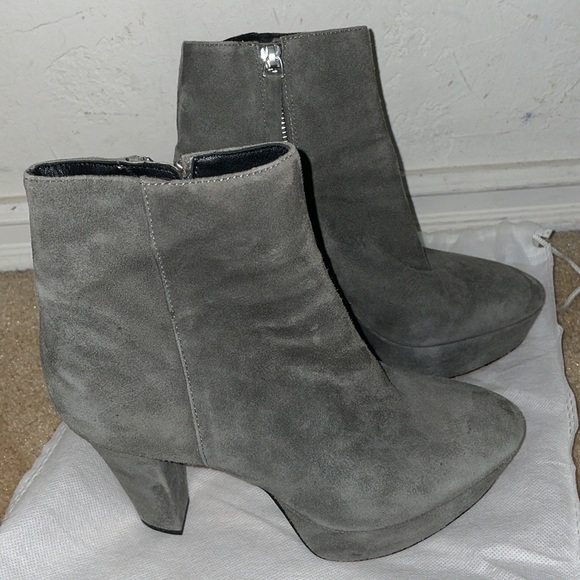 Alice+Olivia Adrian Gray Suede Boots 35 1/2 - Picture 8 of 9